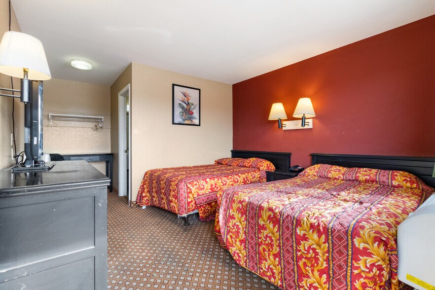 More Photos Of 16901 Stoddard Wells Rd, Victorville Hotel For Sale