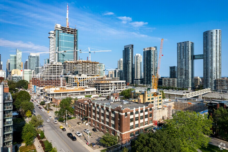 More Photos Of 495-517 Wellington St W, Toronto Loft Creative Space For Lease