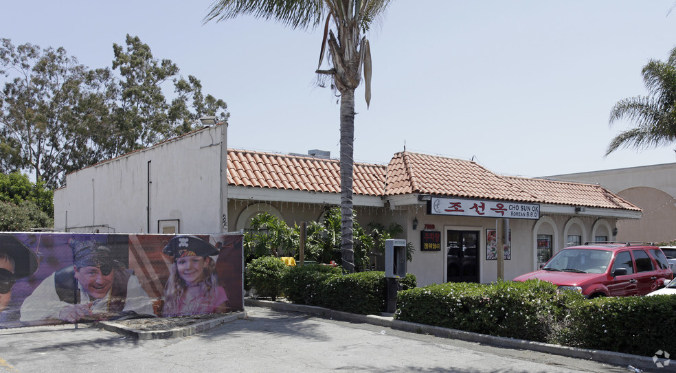 Primary Photo Of 7880 Beach Blvd, Buena Park Restaurant For Sale