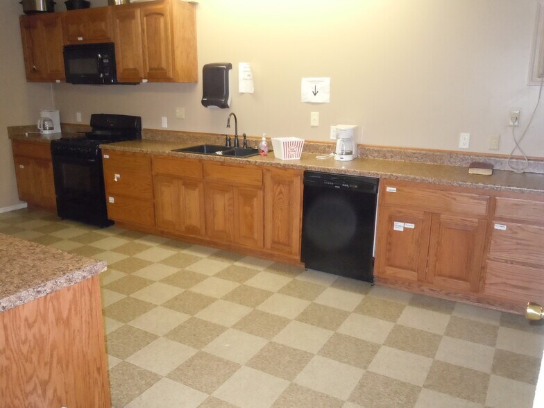 More Photos Of 2024 N Maplewood Ave, Tulsa Religious Facility For Sale