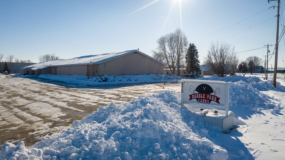 More Photos Of 675 Grant St, Winneconne Bowling Alley For Sale