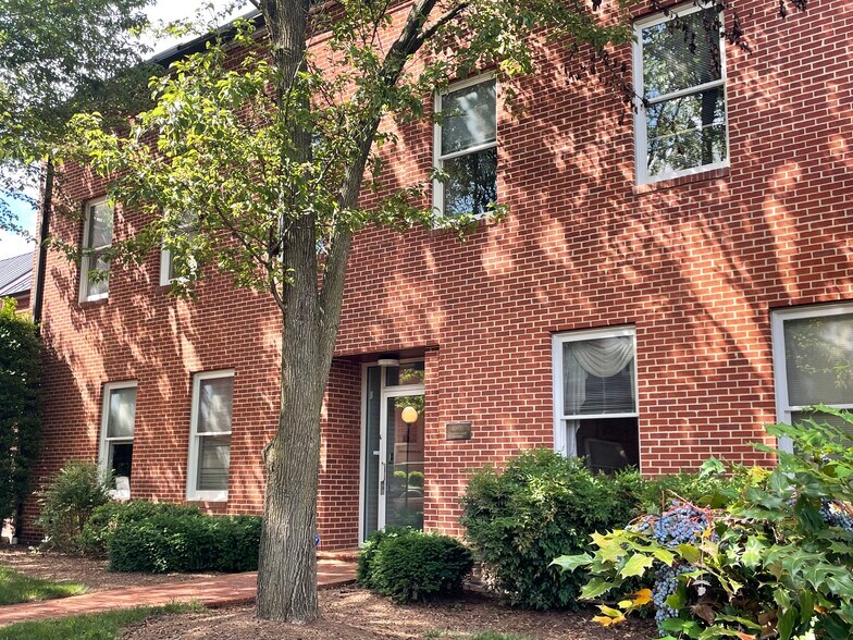 More Photos Of 4232 King St, Alexandria Office For Sale