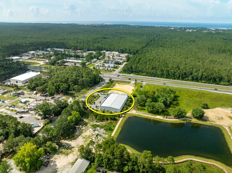 More Photos Of 73 Veterans Rd, Santa Rosa Beach Flex For Lease
