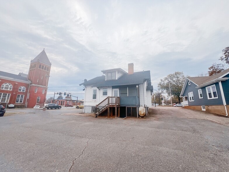 More Photos Of 2414 Memorial Ave, Lynchburg Office For Lease