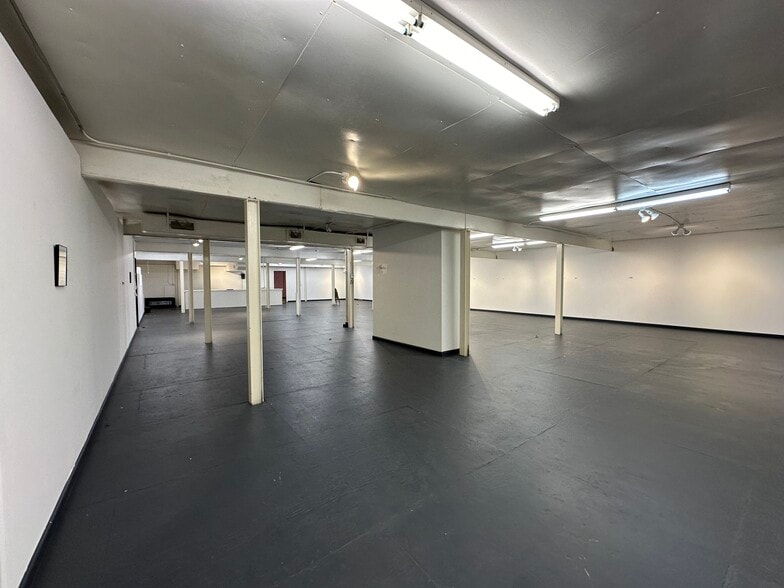 More Photos Of 1935 Q St, Lincoln Freestanding For Sale