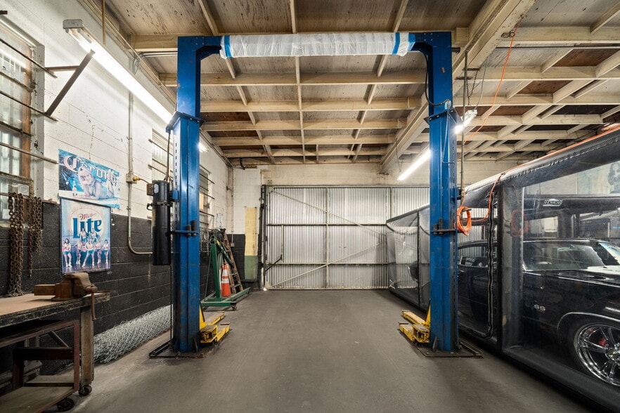 More Photos Of 2337 E 7th St, Long Beach Auto Repair For Sale