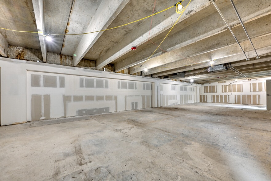 More Photos Of 8282 Western Way Cir, Jacksonville Warehouse For Lease