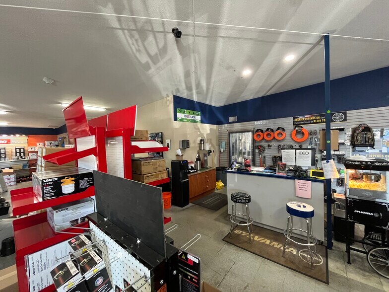 More Photos Of 16645 US Highway 19, Hudson Showroom For Sale