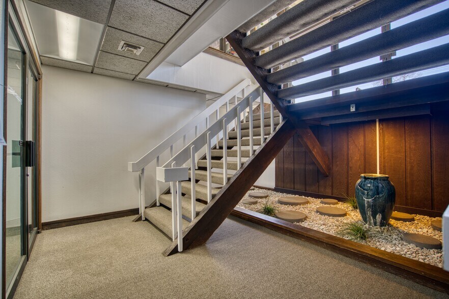 More Photos Of 750-752 17th Ave, Longmont Office For Sale