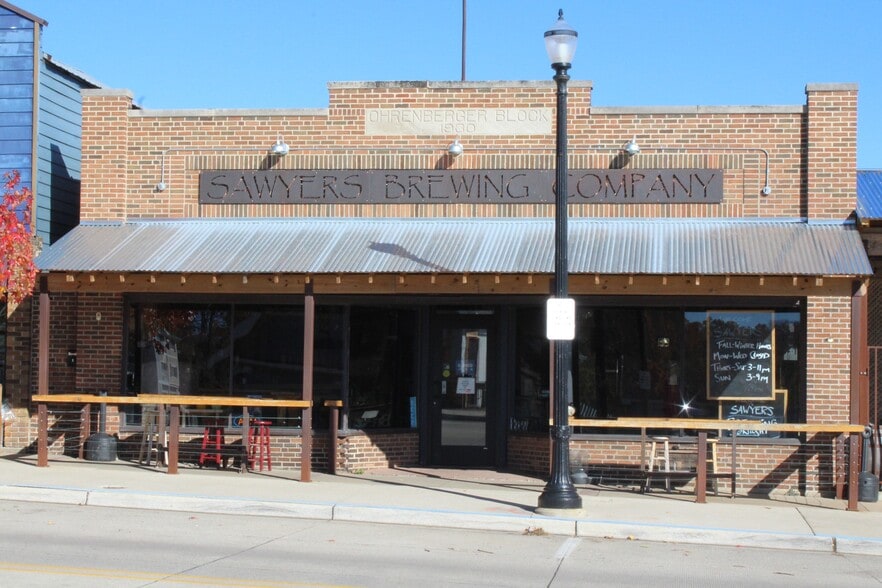 More Photos Of 4574 Dowling St, Montague Freestanding For Sale