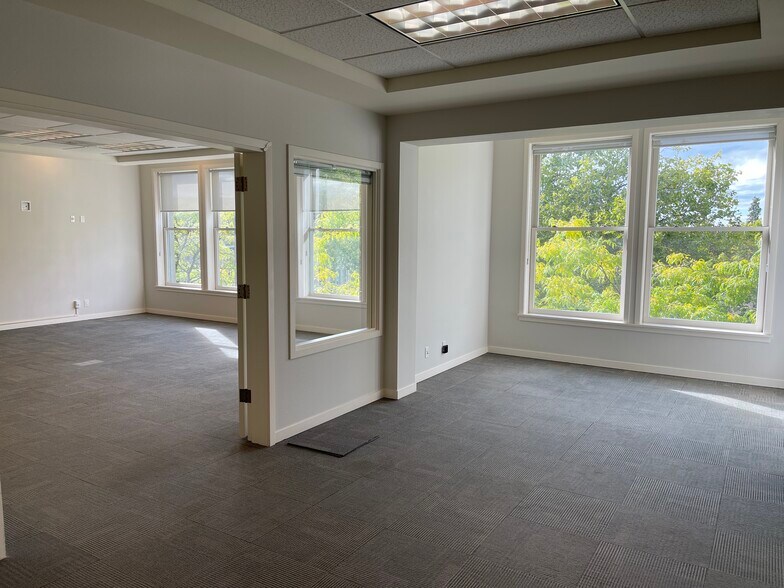 More Photos Of 1204 Railroad Ave, Bellingham Office For Lease