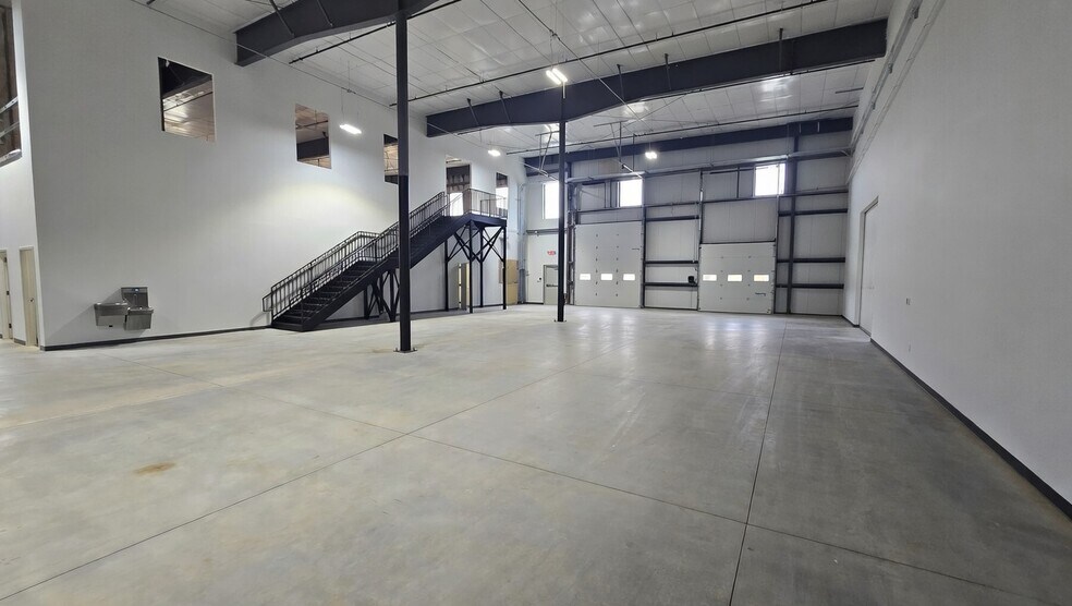 More Photos Of 168 Thunder Rd, Mooresville Light Manufacturing For Lease