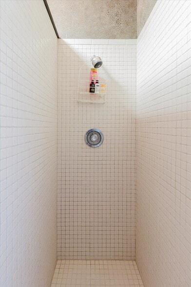 More Photos Of 611 Druid Rd E, Clearwater Office For Sale