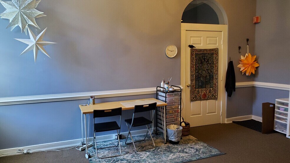 More Photos Of 19 E Market St, Leesburg Office For Lease