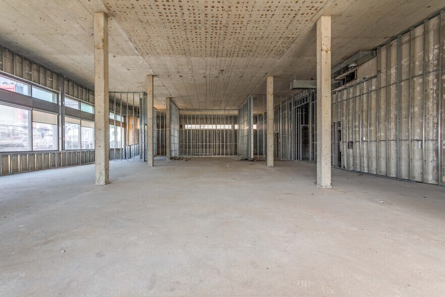 More Photos Of 3131 30 Ave, Vernon Office For Sale