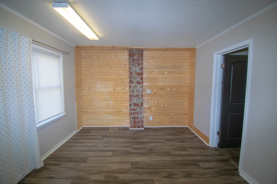 More Photos Of 1498-1502 W Main St, Tipp City Loft Creative Space For Lease
