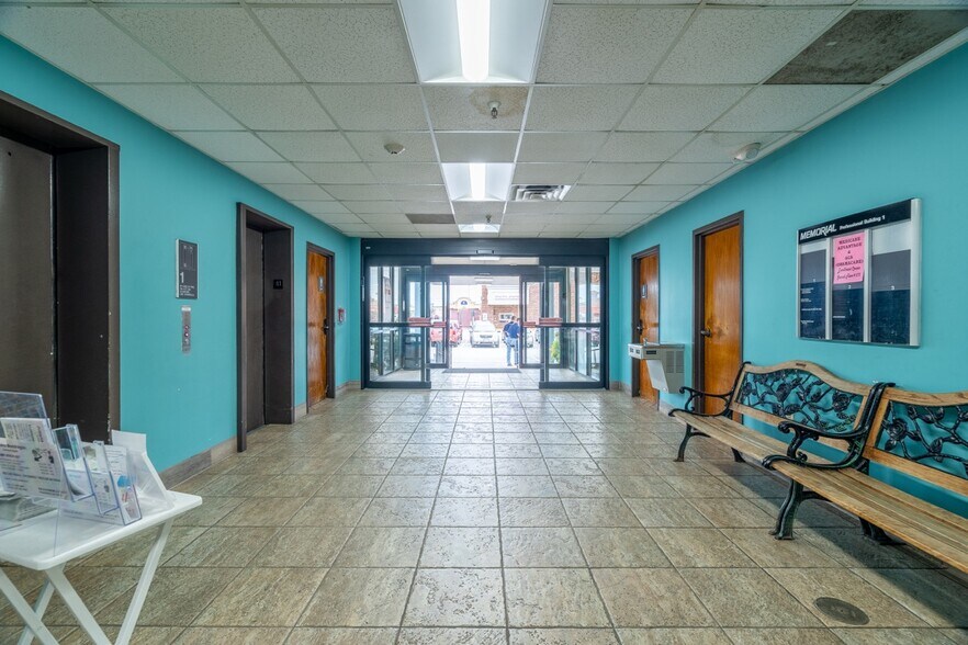 More Photos Of 908 E Southmore Blvd, Pasadena Medical For Lease