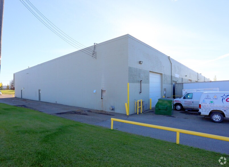 More Photos Of 4602-4718 90A Ave NW, Edmonton Light Distribution For Lease