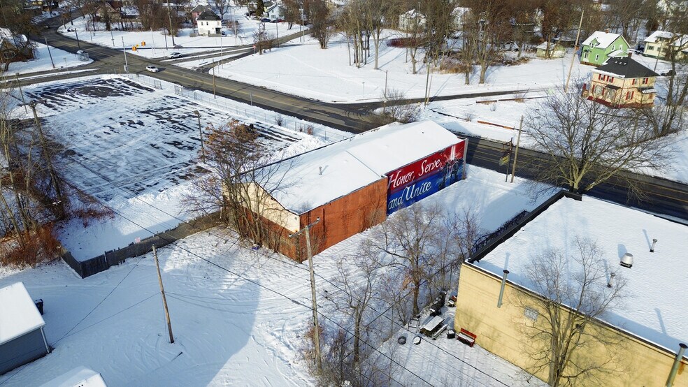 More Photos Of 1545 Martin L King Ave, Flint Freestanding For Sale