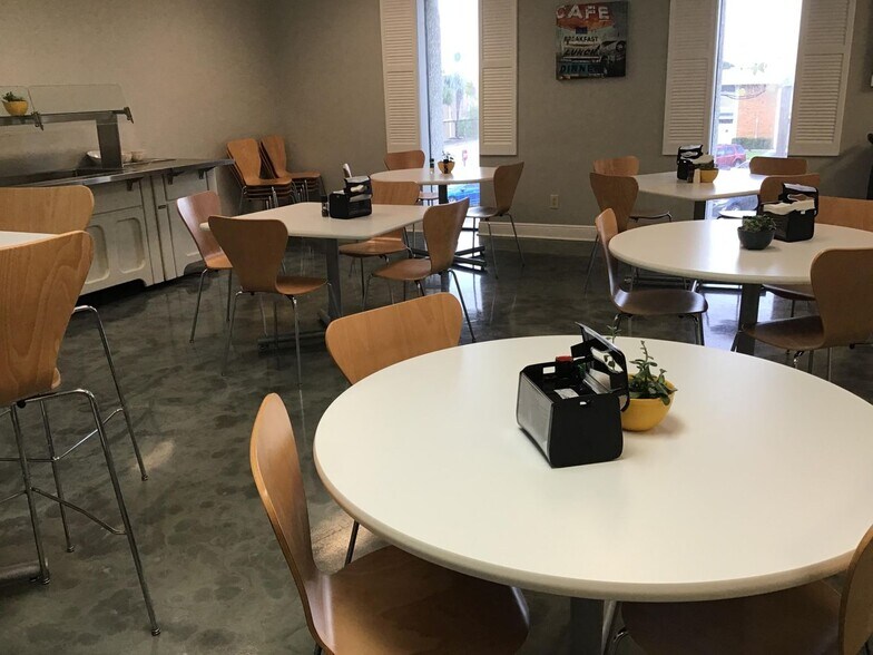 More Photos Of 300 S 6th St, Fort Pierce Office For Sale