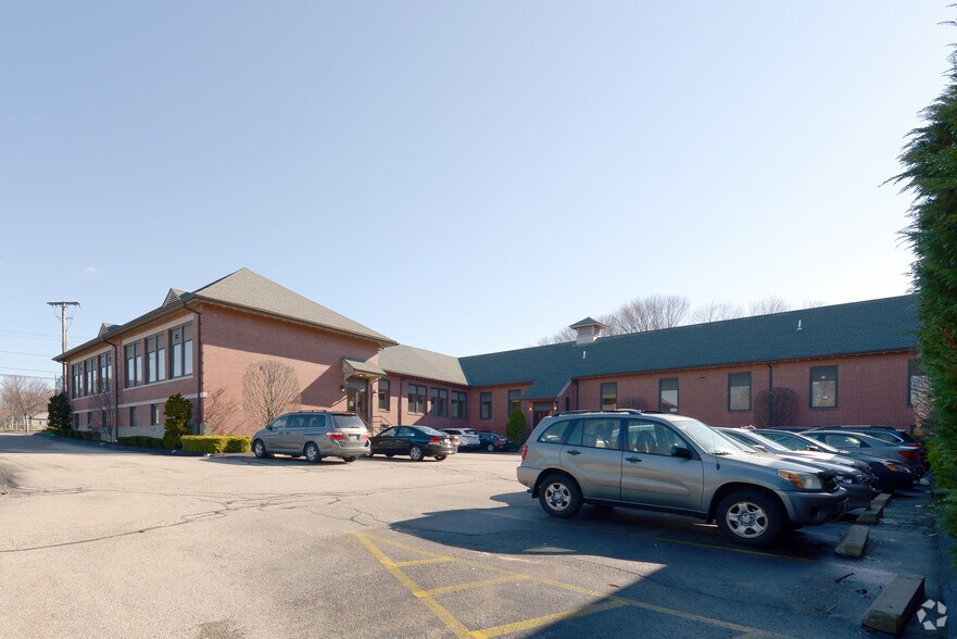 More Photos Of 310 Maple Ave, Barrington Medical For Lease