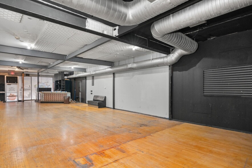 More Photos Of 323 Wall St, Kingston Theater Concert Hall For Lease