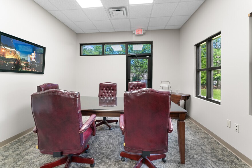 More Photos Of 119 Southern Blvd, Savannah Office For Sale