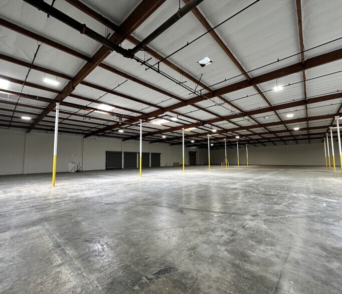 More Photos Of 15711-15777 S Broadway, Gardena Warehouse For Sale