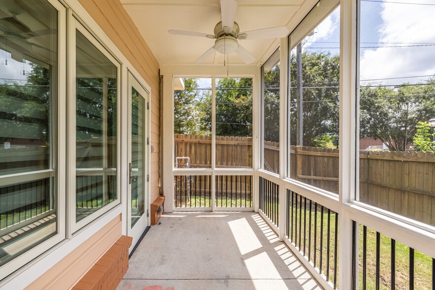 More Photos Of 1651 Pryor Rd SW, Atlanta Loft Creative Space For Sale