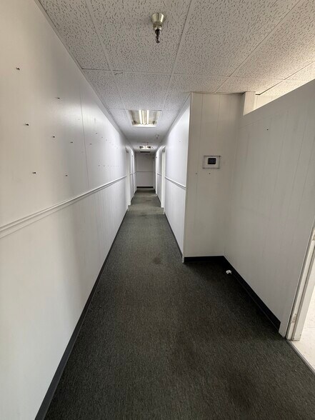 More Photos Of 10931 Dennis Rd, Dallas Industrial For Sale