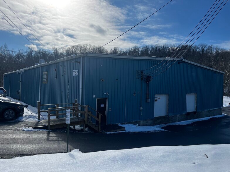 More Photos Of 42 Eighty Four Dr, Eighty Four Unknown For Lease