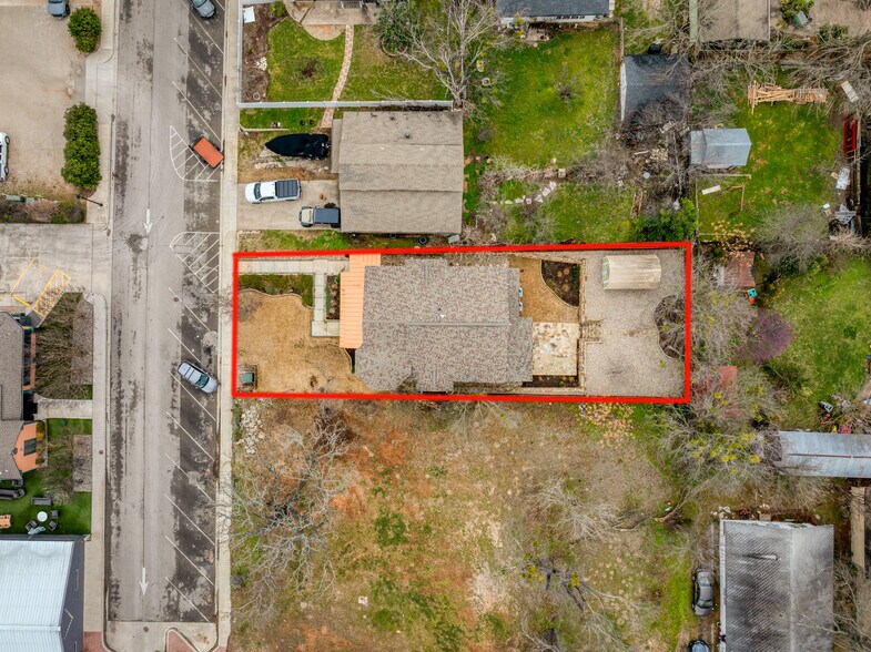 More Photos Of 210 E Church St, Weatherford Office Residential For Lease