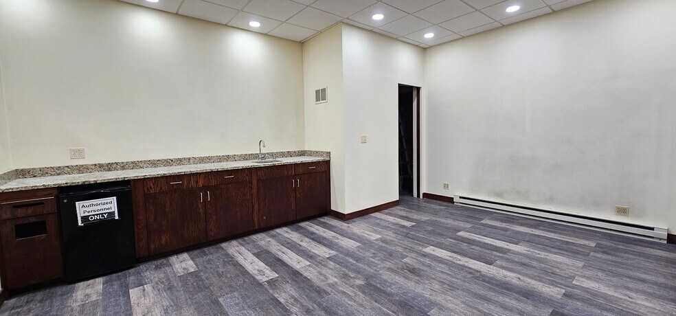 More Photos Of 3609 26th St, Chicago Office Residential For Lease