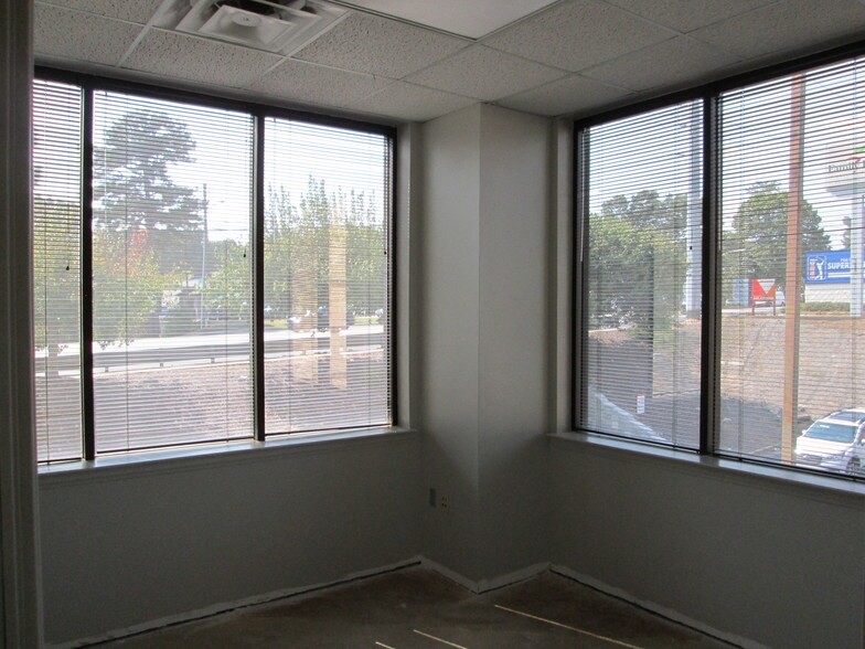 More Photos Of 1560 Holcomb Bridge Rd, Roswell Medical For Sale