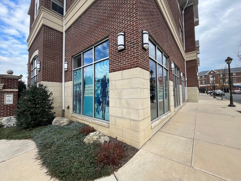 More Photos Of 100 Campus Town Cir, Ewing General Retail For Lease
