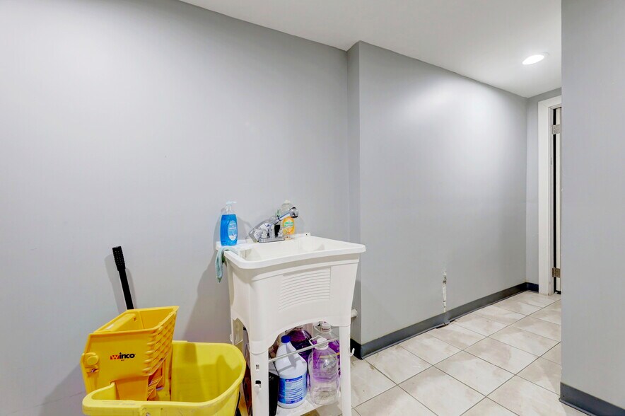 More Photos Of 174 Main Ave, Wallington Warehouse For Sale