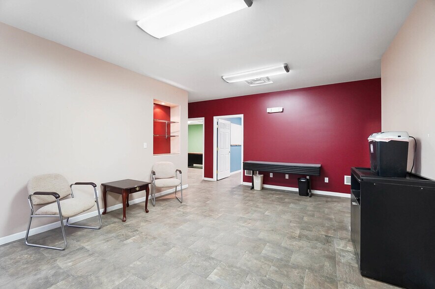 More Photos Of 6220 Knollwood Rd, Springfield Warehouse For Sale