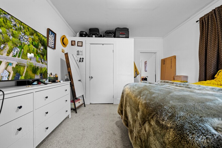 More Photos Of 15 South St, Freeport Apartments For Sale