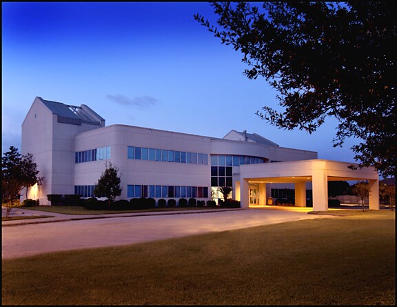 Primary Photo Of 4102 Woodlawn Ave, Pasadena Medical For Lease