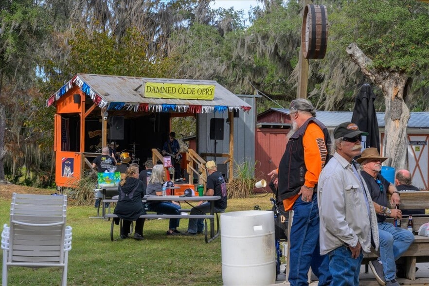 More Photos Of 337 S US Highway 17, East Palatka General Retail For Sale