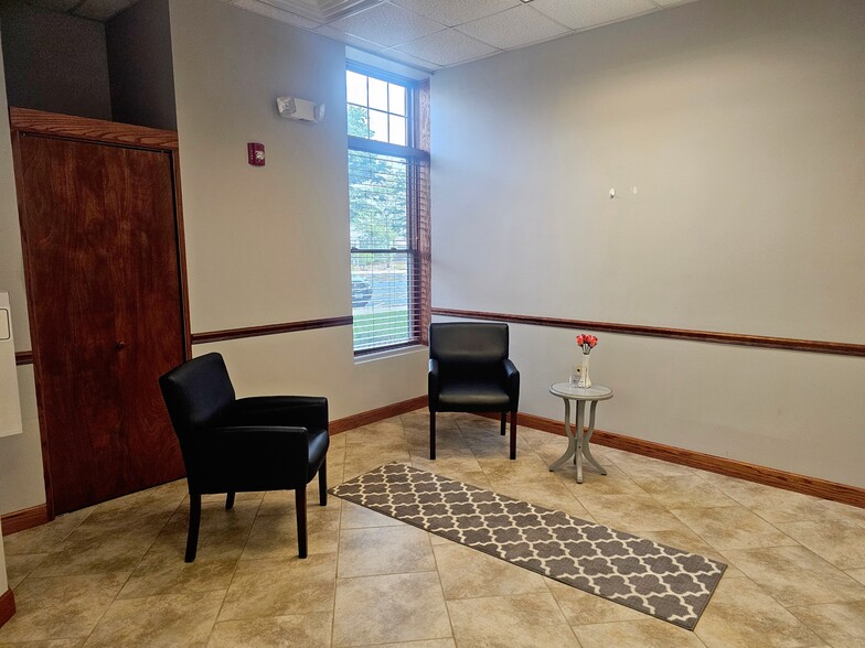 More Photos Of 20635 Abbey Woods Ct N, Frankfort Loft Creative Space For Sale