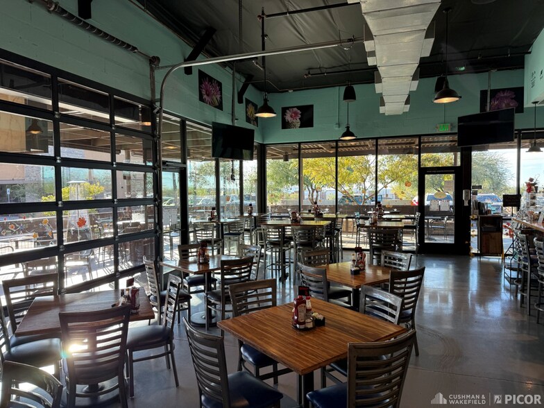 More Photos Of 9630 N Oracle Rd, Oro Valley Freestanding For Sale