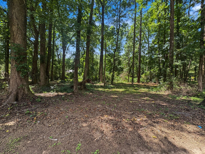 More Photos Of 5602 Highway 69 N, Northport Flex For Sale