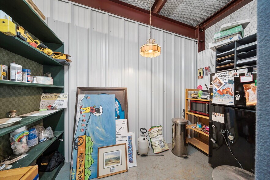 More Photos Of 8775 Highway 290 E, Chappell Hill Self Storage For Sale