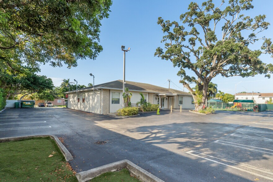 More Photos Of 1550 NE 147th St, North Miami Daycare Center For Sale