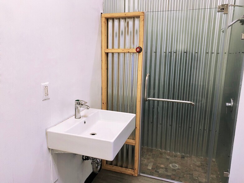 More Photos Of 2147 Second Ave, New York Apartments For Lease