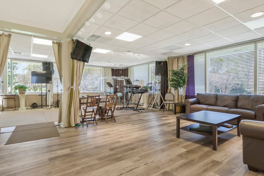 More Photos Of 130 Heritage Blvd, Fort Mill Religious Facility For Sale