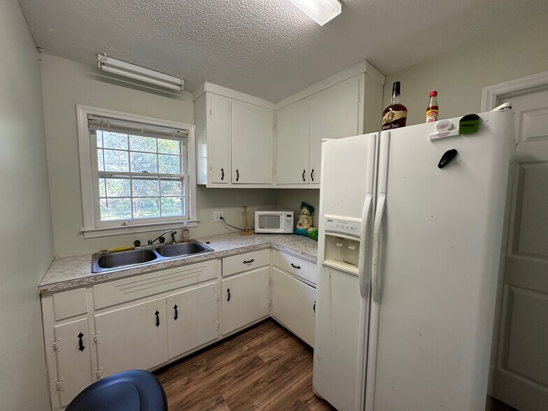 More Photos Of 2136 N Main St, Fuquay-Varina Medical For Sale