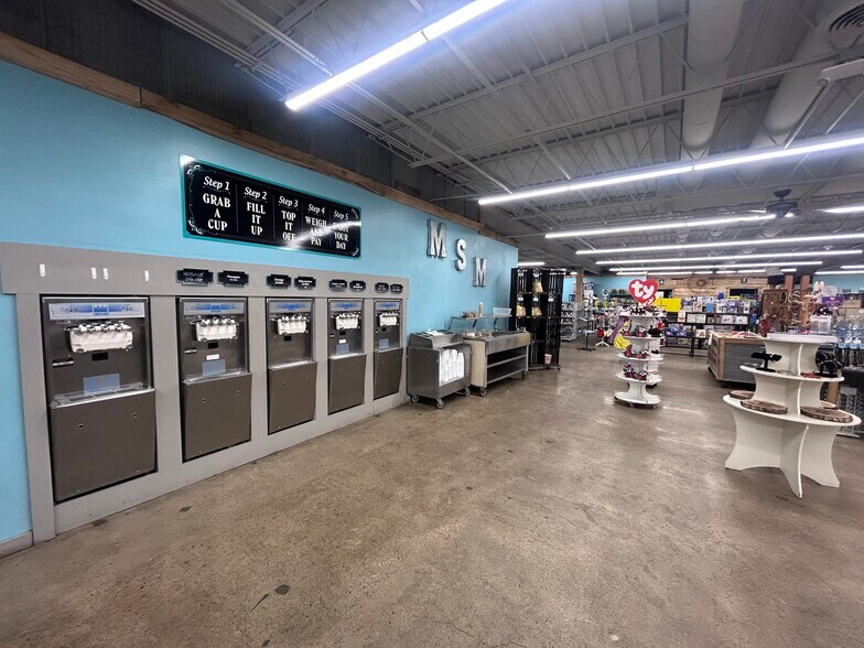 More Photos Of 615 N Main St, Mitchell General Retail For Sale