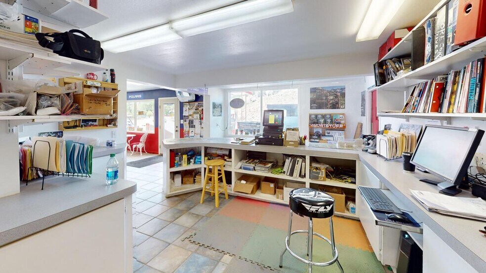 More Photos Of 809 N State Highway 149, Lake City Convenience Store For Sale